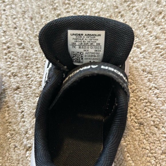 Under Armour shoes size 7 toddlerr - Picture 5 of 5